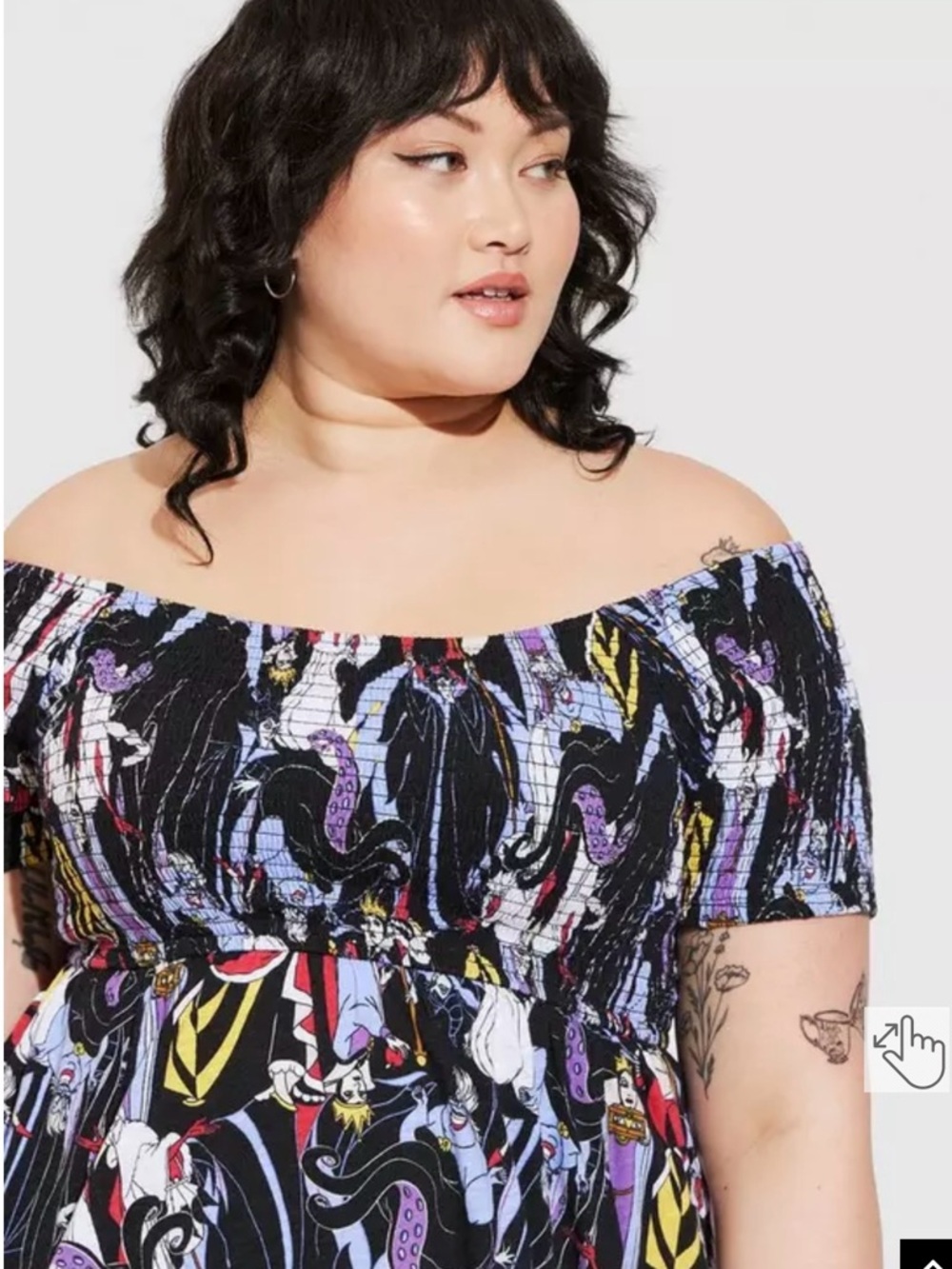 Disney
NWT Torrid Disney Villains Smocked Off-Shoulder Mini
Sundress Size 1